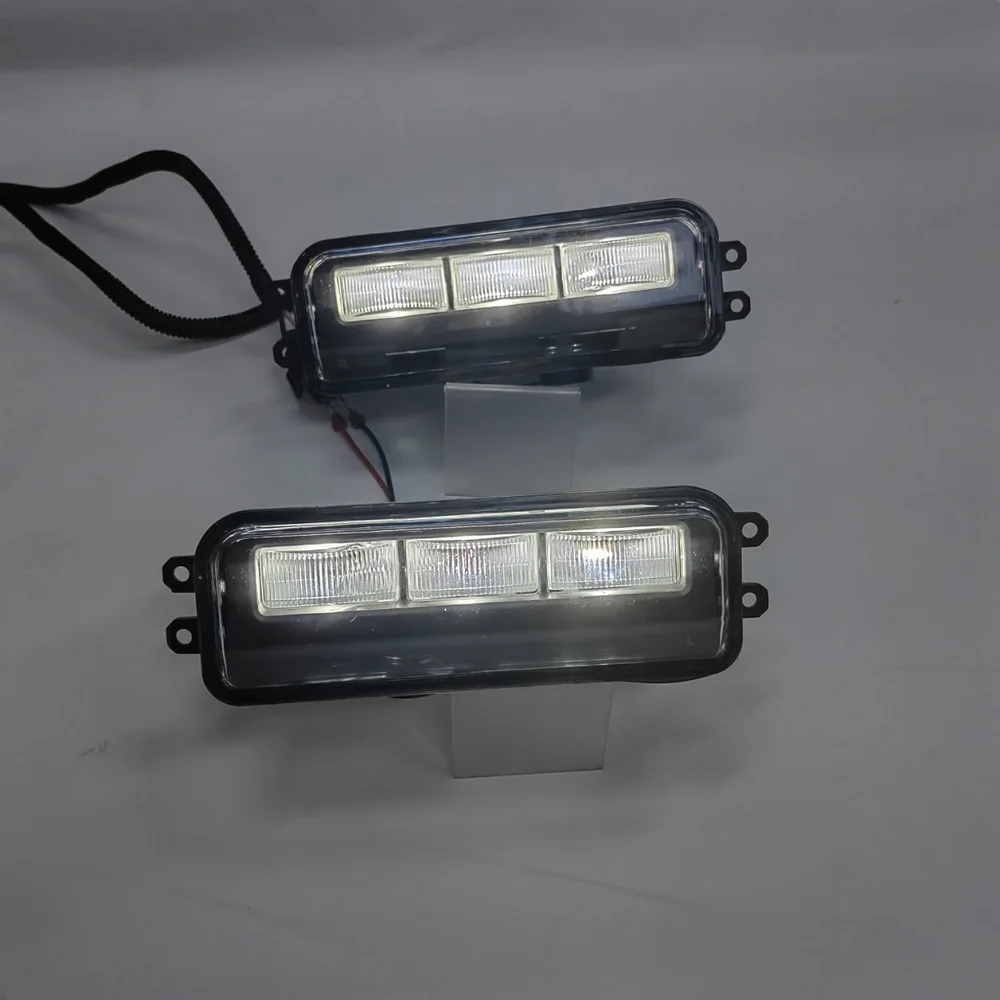 أضواء النهار الجري في يوليو لسيارة Toyota Tundra Sequoia 2023 2024 2025، المصد الأمامي LED 6000K DRL + إشارات الانعطاف الصفراء