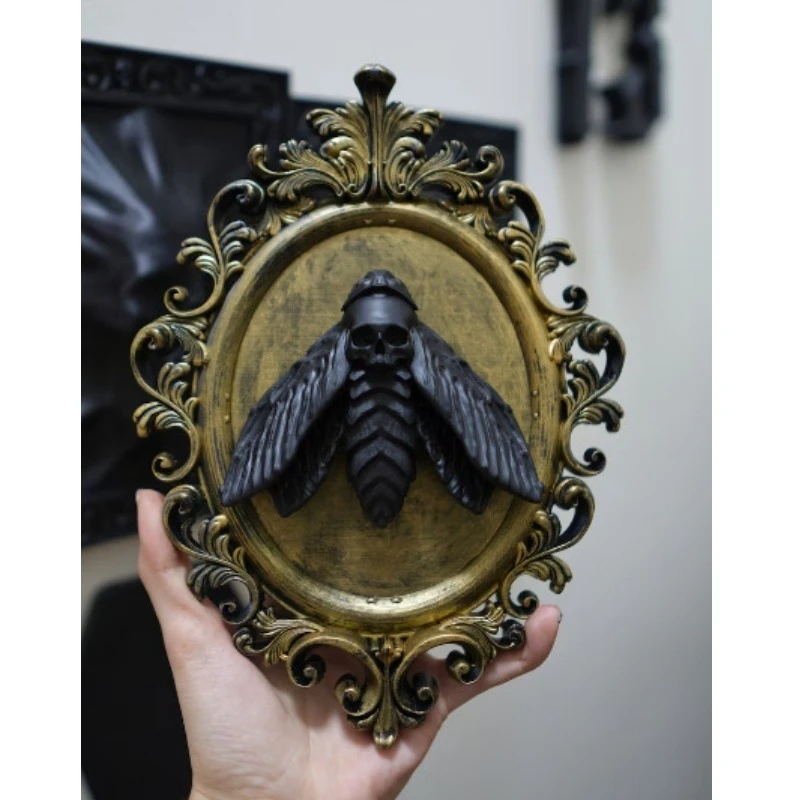 Halloween Gothic Resin Crafts Bat Raven Moth Home Decor Hanging Wall Decor Unique Handmade Ornament For Room Party Decoration