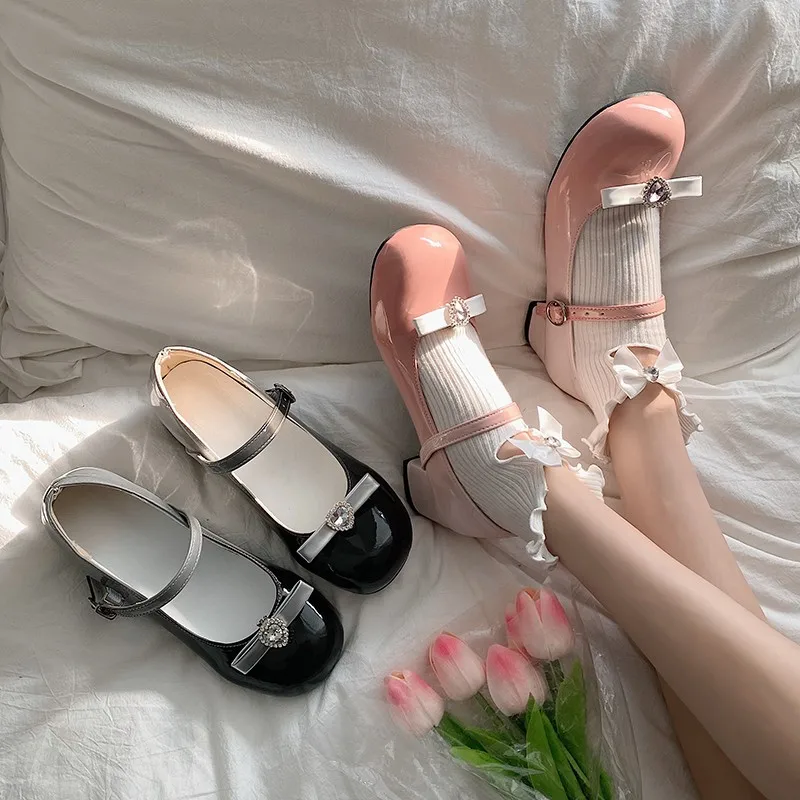 

Diamond Bow Decoration All-Match Slip-on Women Soft Round Toe Casual Female Sneakers Shallow Mouth Pearl Decorateion Flats