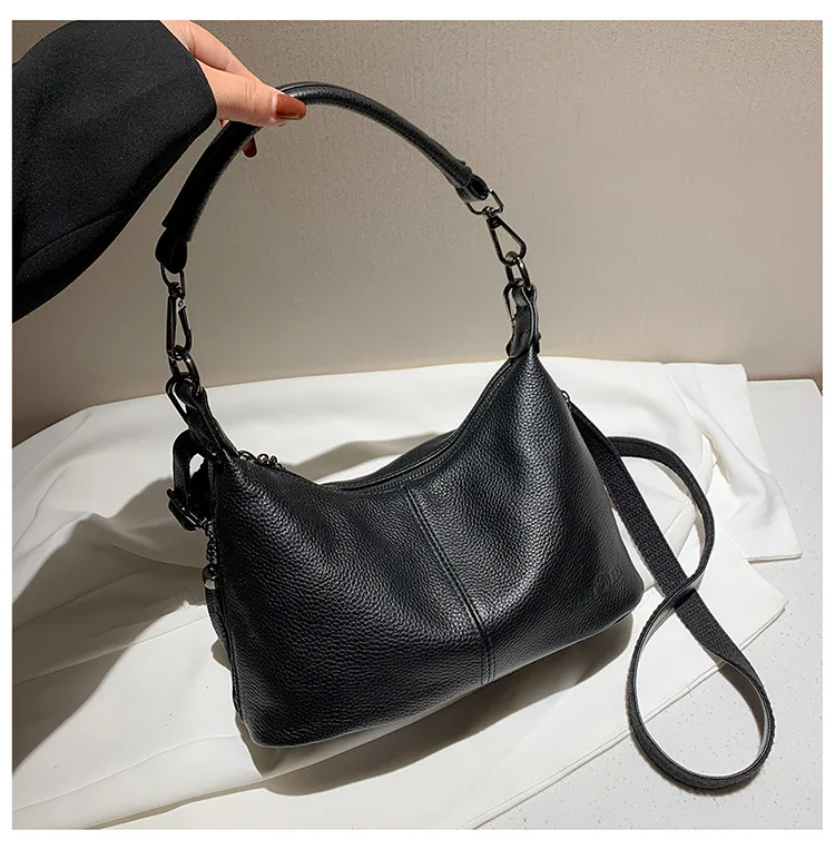 

Black Leather Shopping Shoulder Hobo Bag Fashion Tassel Women's Bag Crossbody Bag