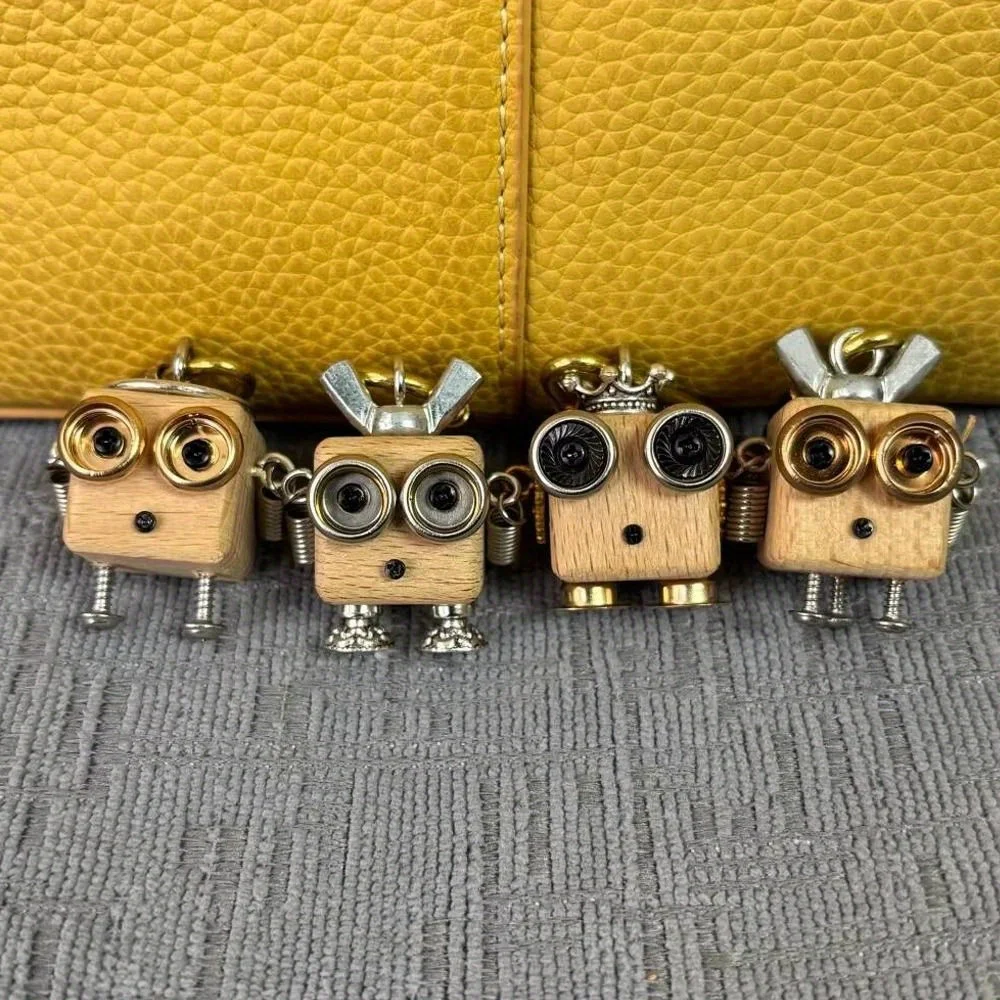 Aesthetic New Robot Pendant Vintage Gold Color Robot Keychain Korean Fashion Charming Keychain Decoration