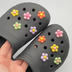 10Pcs Designer Colorful Flower Shoe Decoration Charms For Girl's Clogs Cute Shoe Button Pins For Sandals Accessories Party Gifts