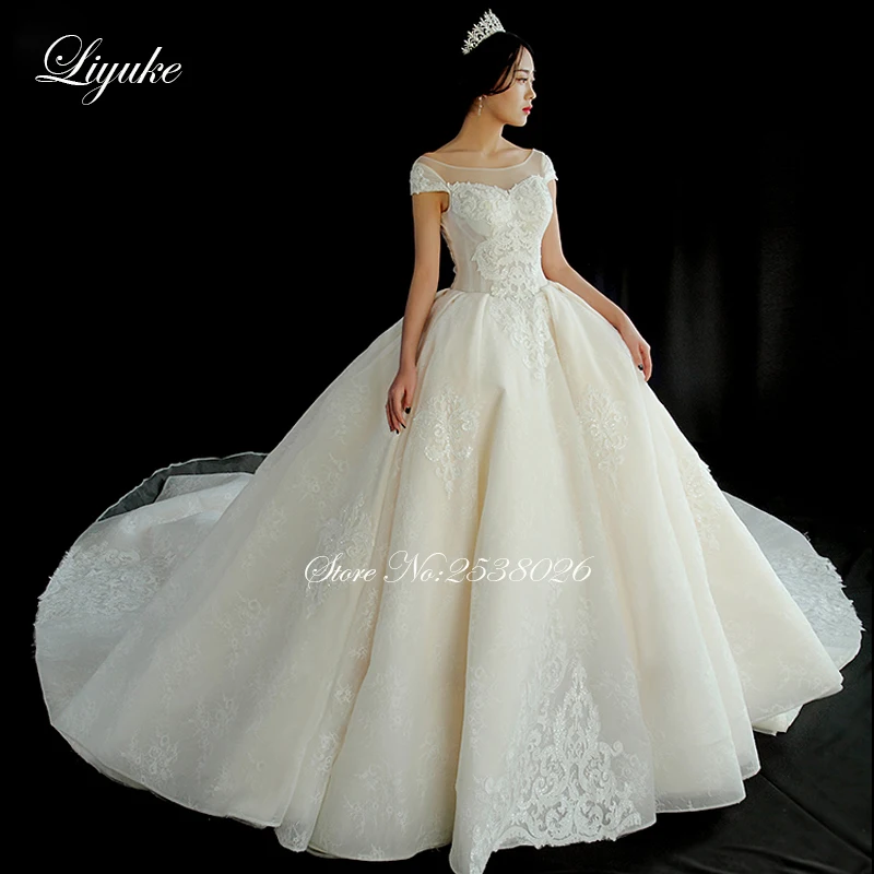 Liyuke Elegant Scoop คอบอลชุดแต่งงานชุดประดับด้วยลูกปัดเย็บปักถักร้อยลูกไม้สําหรับเจ้าสาวส่งภาพ Veil เป็นของขวัญ