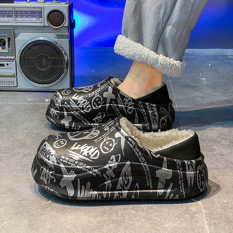 

Новые мужские креативные удобные бархатные модные универсальные теплые водонепроницаемые нескользящие износостойкие хлопковые тапочки с граффити