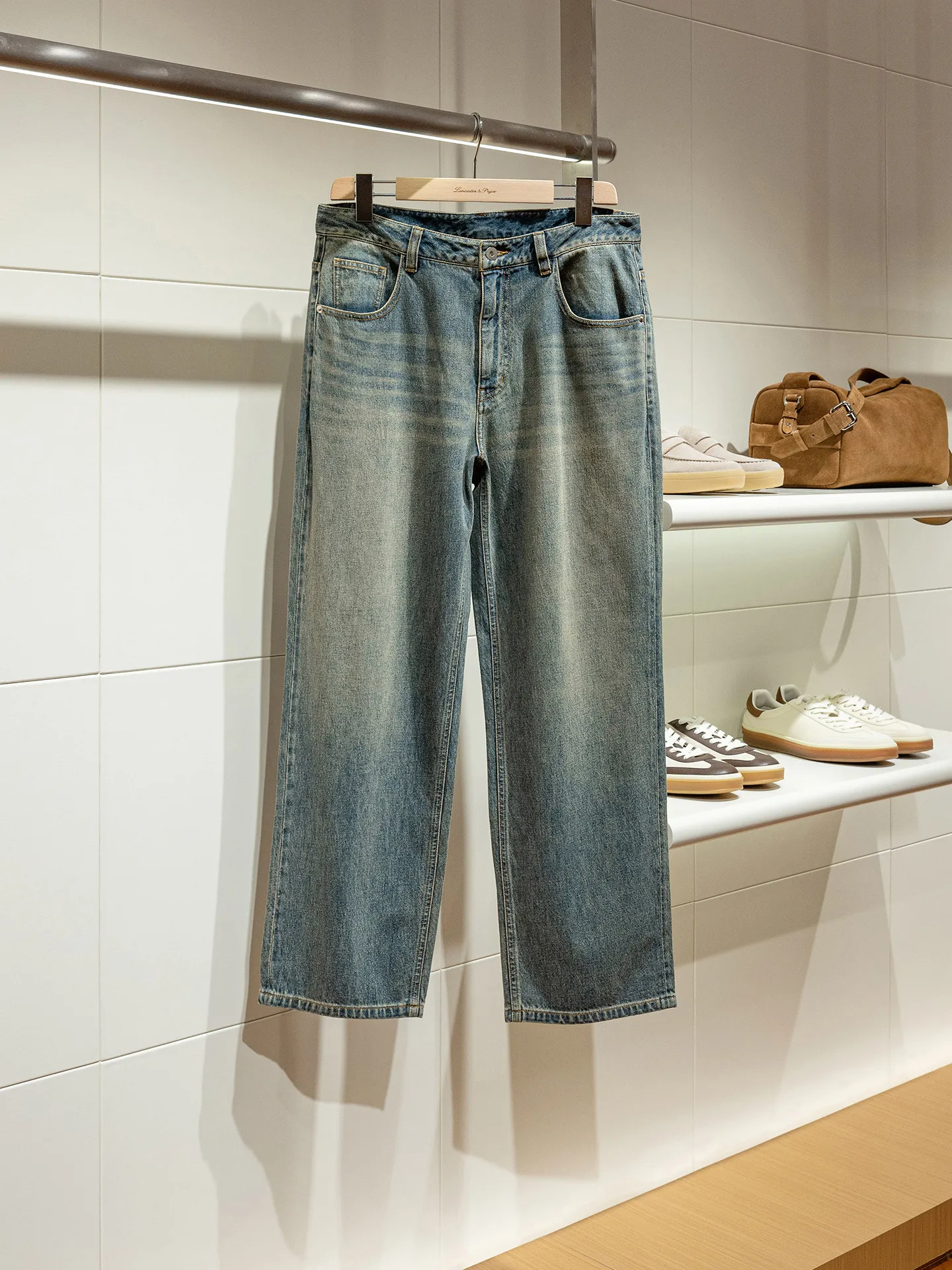 

[11 oz lattanine] vintage washed, cat whisker cotton straight loose jeans