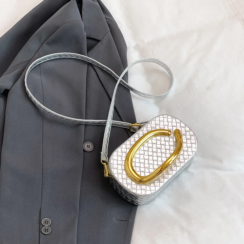 2025 المرأة الأوروبية والأمريكية الجديدة الكتف المائل تمتد حقيبة مشرق مربع الاكريليك حقيبة موضة الزفاف عشاء حقيبة صغيرة