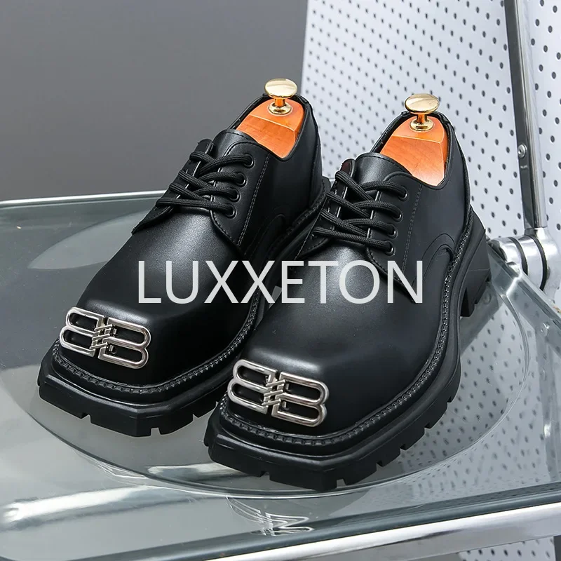 2023 New Retro Rock Shoes for Both Men Comfortable Dark Punk Leather Shoes Metal Niche Low Top Platform Solid  Color  Men  Shoes