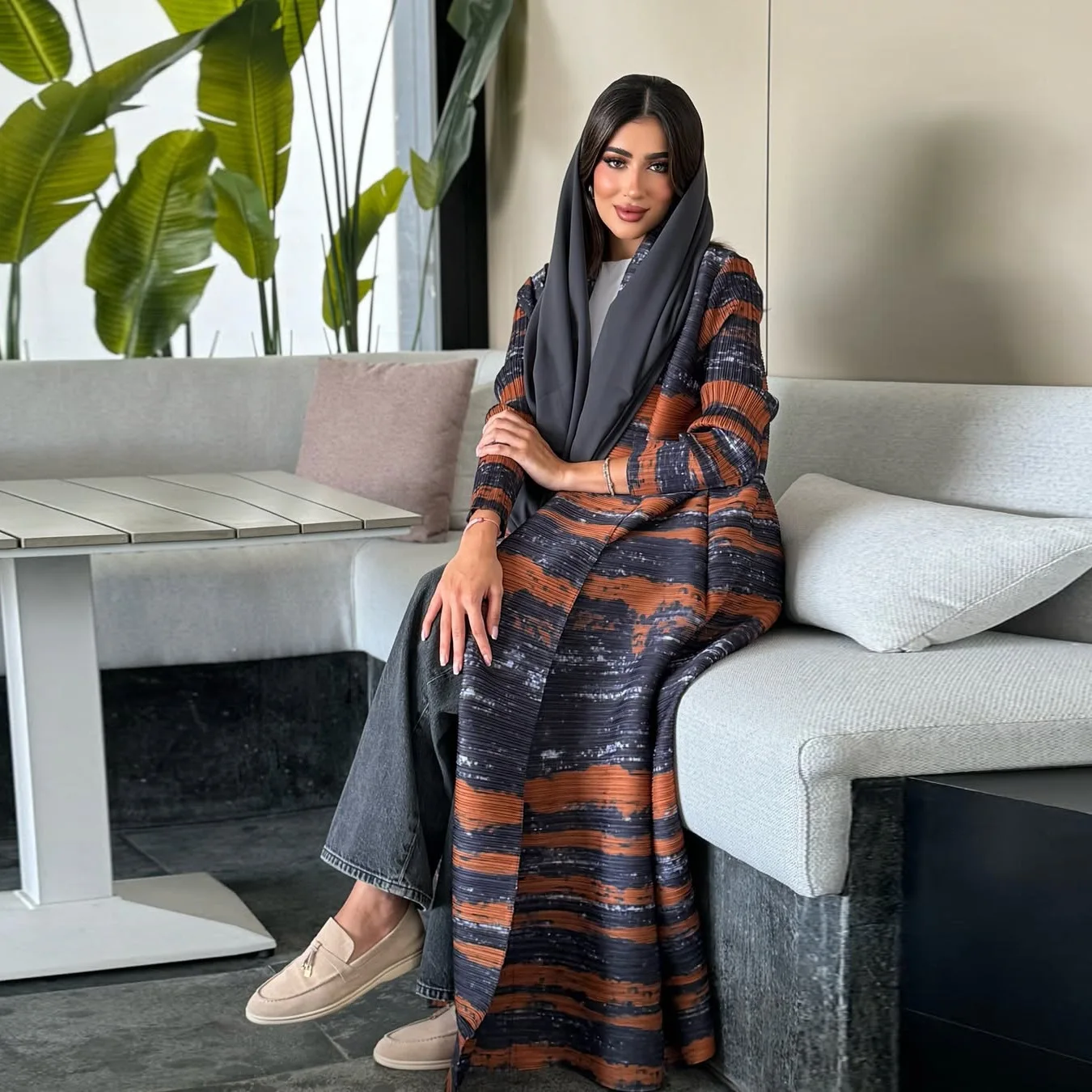 Plus Size Muslim Women's Long Sleeve Open Front Abaya with Ruffle Detail and Floral Print - Modest Elegant Kaftan