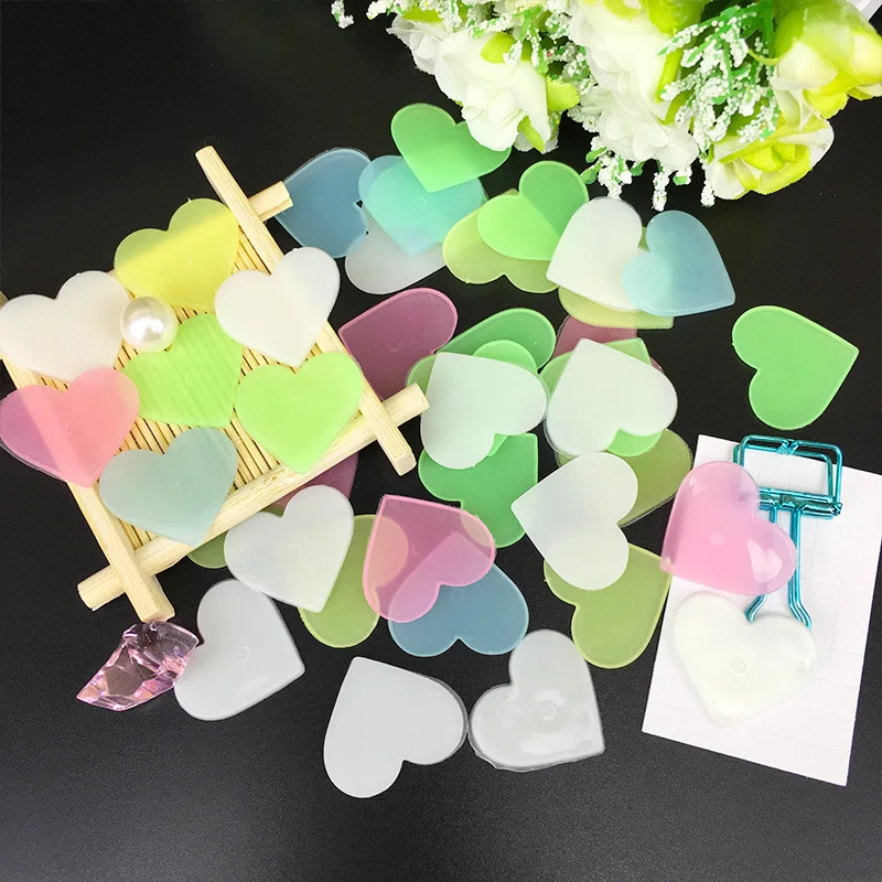 40pcs/pack Luminous Heart Wall Stickers High Quality Fluorescent Glow In The Dark Stickers Toys for Children Room Decoration