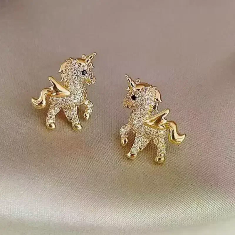 Новые-милые-серьги-с-животными-для-женщин-темпераментные-серьги-гвоздики-с-лошадью-и-стразами-для-девочек-украшения-для-дня-рождения