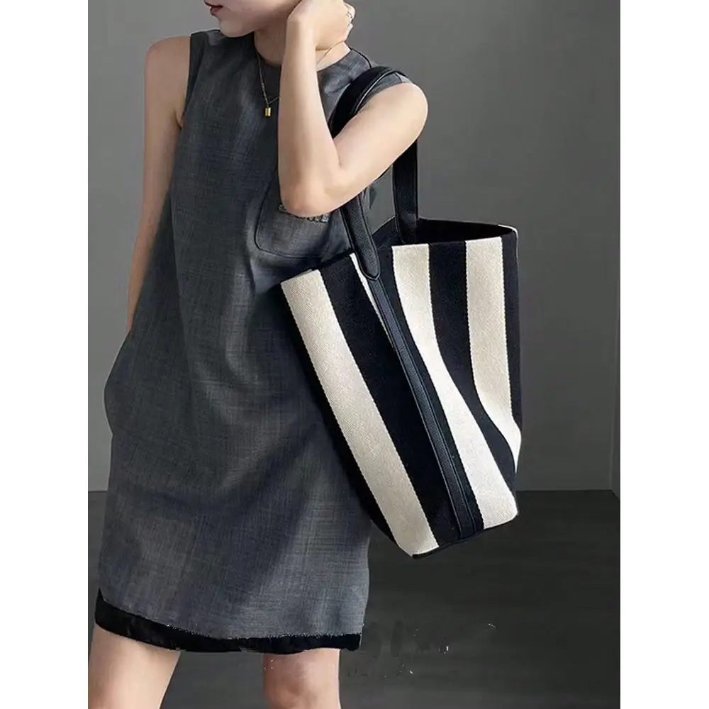 

Canvas Bag, Black And White Color Blocked Bag, Wide Shoulder Strap Handbag, Large Capacity Shoulder Bag, Bucket Bag, Commuting