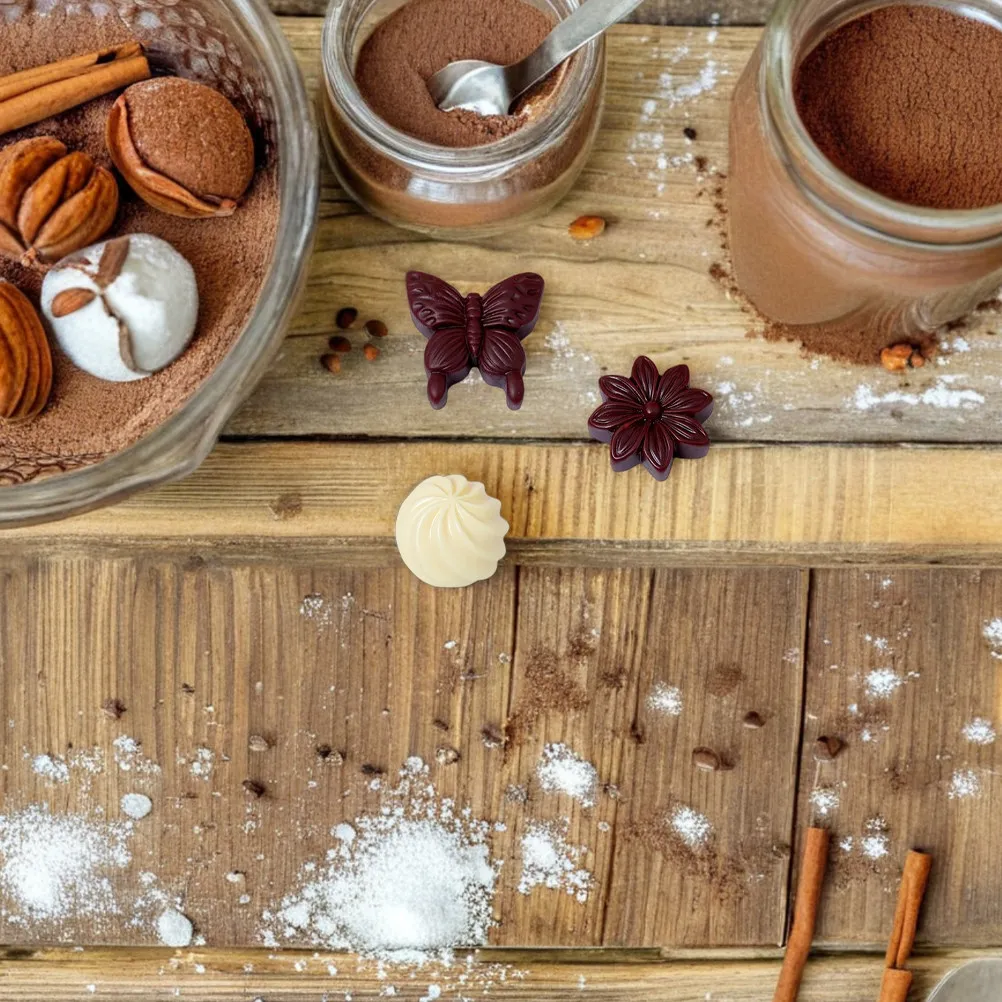 

30Pcs Faux Chocolate Realistic Simulation Resin Candy Decoration Set for Party Pretend Play Dessert Display Small Chocolate