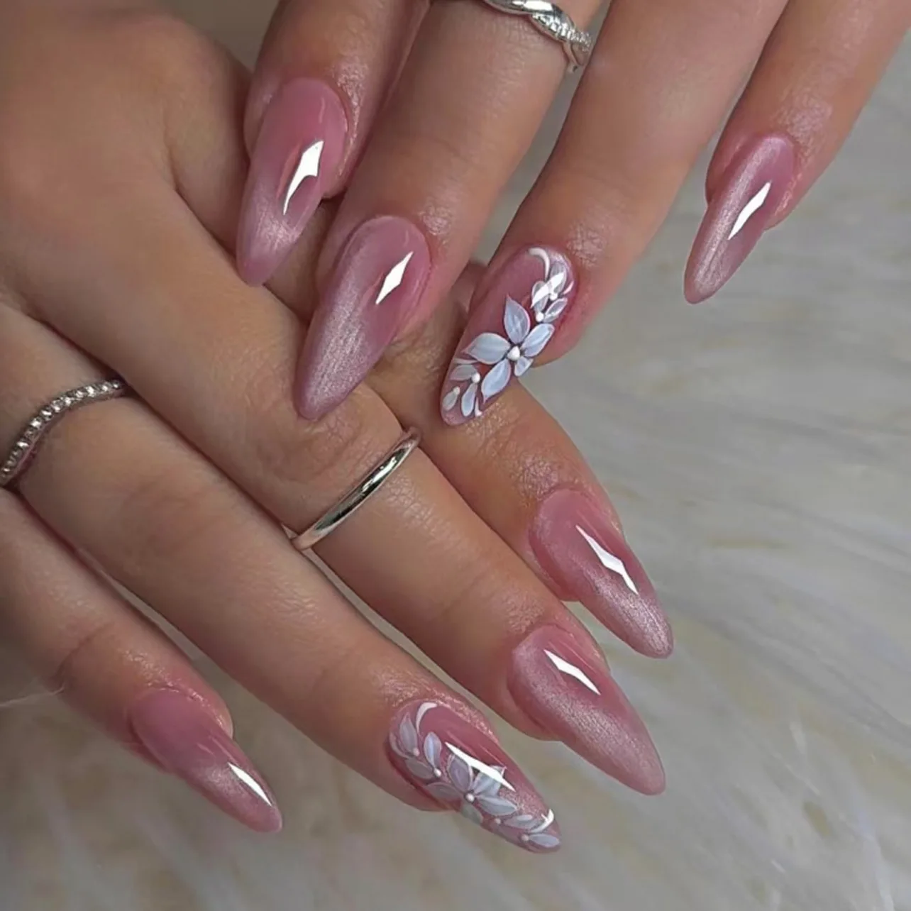 24Pcs Mid-length Almond Fake Nails Press on Pink Cat's Eye Flower Design False Nails for Woman Detachable Full Cover Nails Tips