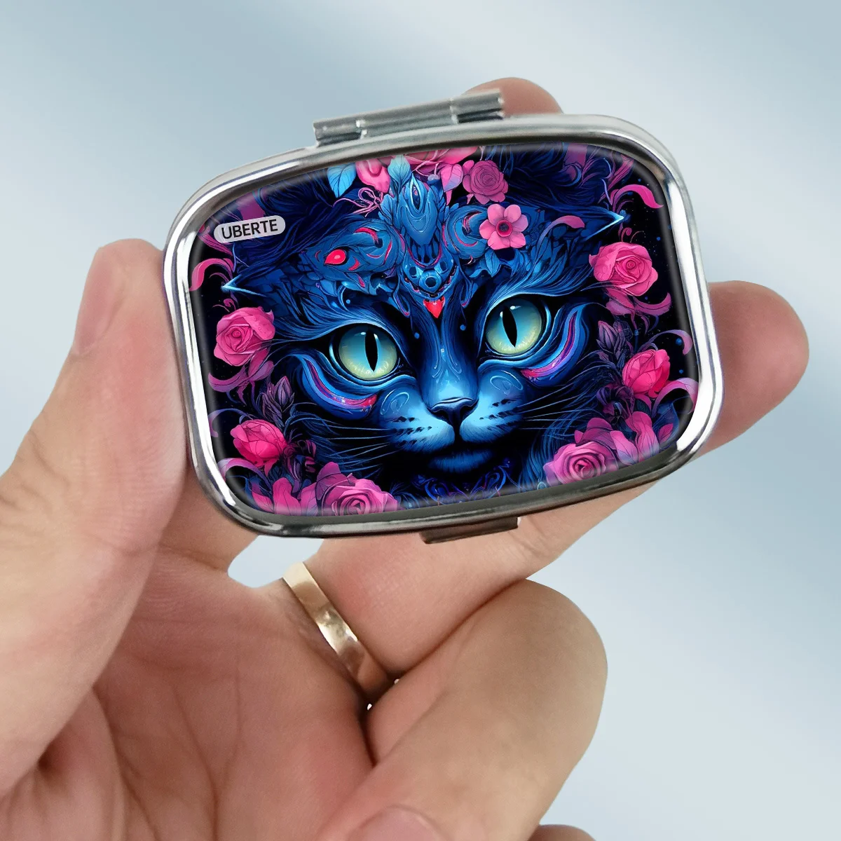 Vintage Magic Plant Witch Hat Halloween Pill Box Mini Three-Compartment Metal Pill Box Portable Travel Medicine Organizer Box Mysterious Pattern Vitamin Box Small Storage Container Fashionable Unique Women's Jewelry Box Gift Pill Box Durable