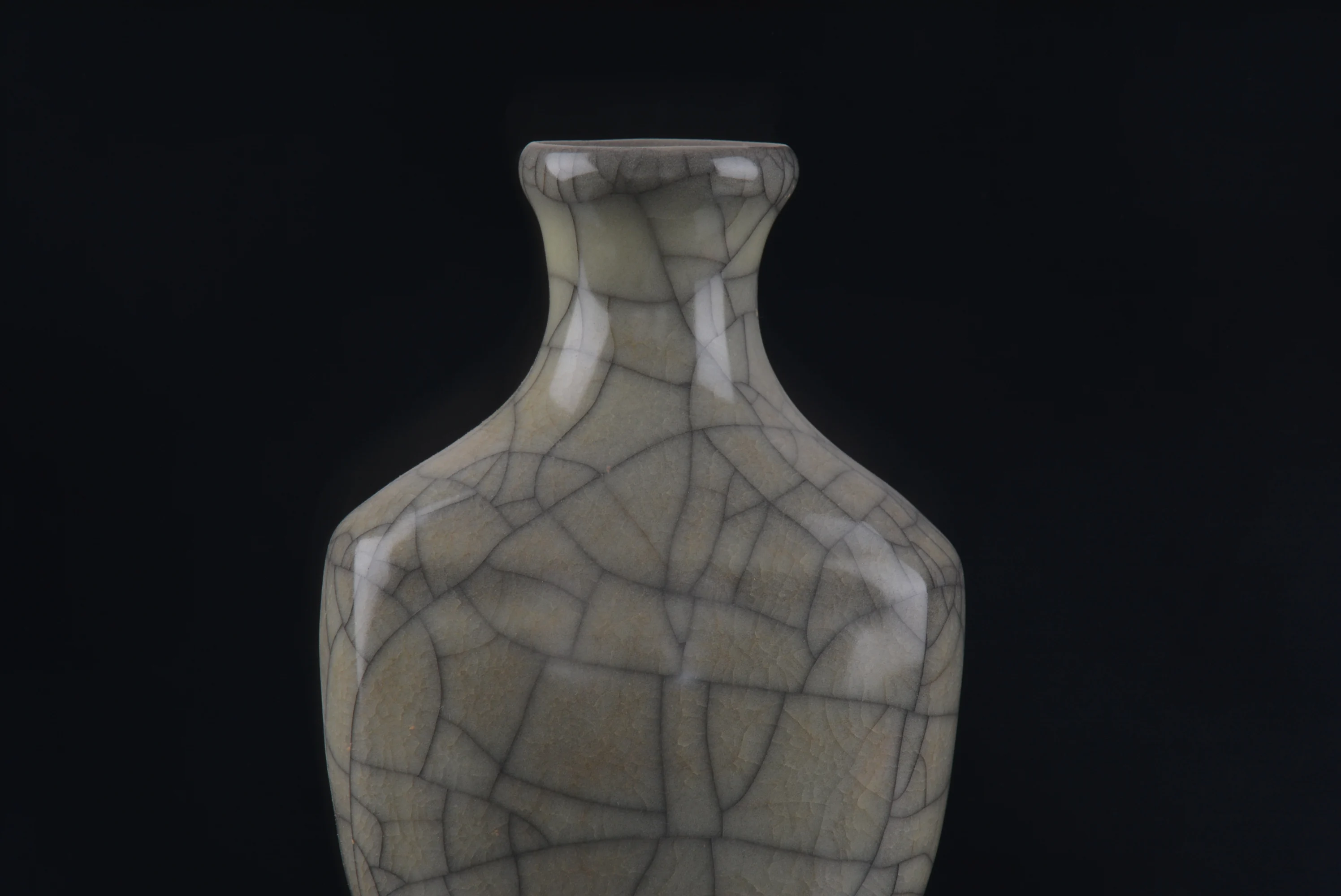 Rare Song Dynasty (961--1275) porcelain  vase, Brother kiln , best collection & adornment, Free shipping