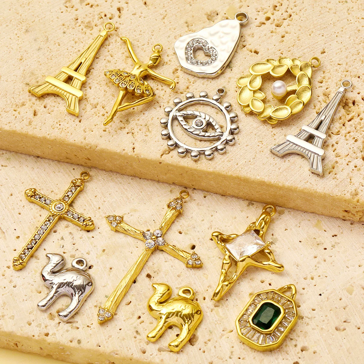 3 unids/lote Retro de acero inoxidable Camel la Torre Eiffel COLLAR COLGANTE Cruz de cristal bailarina Diy dijes joyería de ojos al por mayor