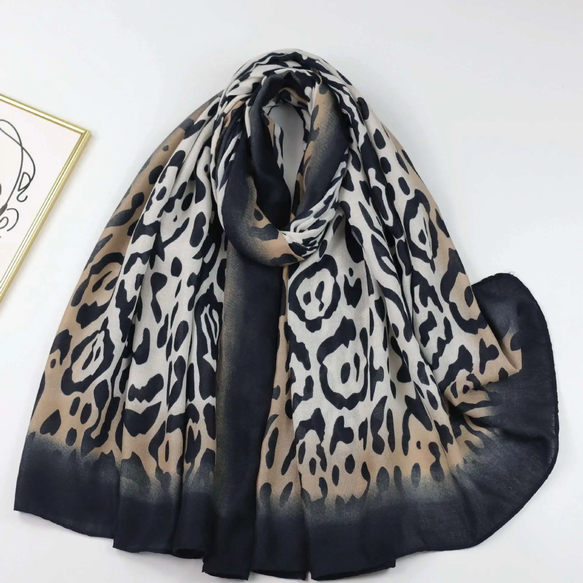 

2023 Newest Women Leopard Pattern Scarf Cotton Voile Scarf Shawls