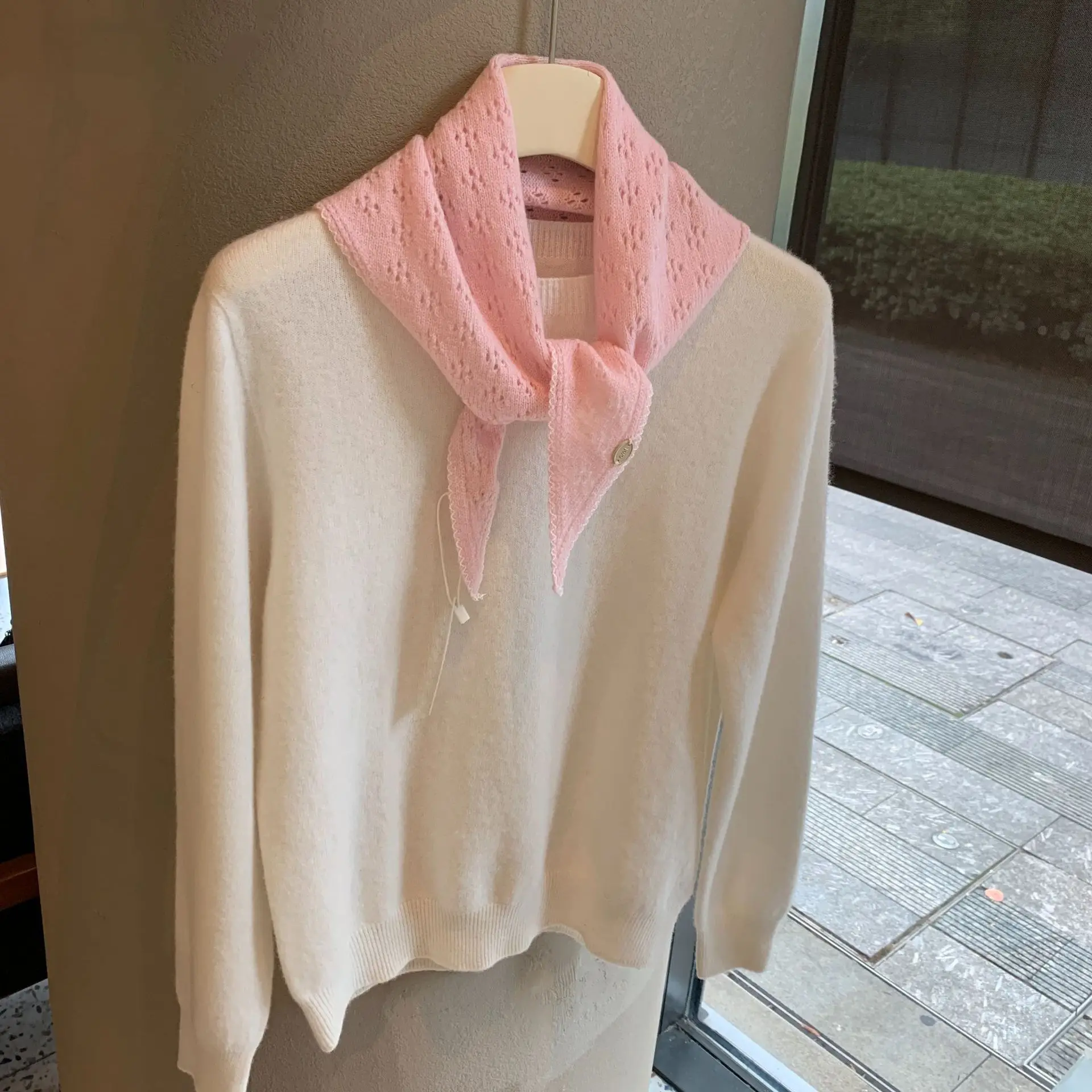 Korean Hollow Knitted Triangle Scarf Women's Autumn and Winter Outer Scarf Versatile Solid Color Warm Shawl Atmosphere Scarf