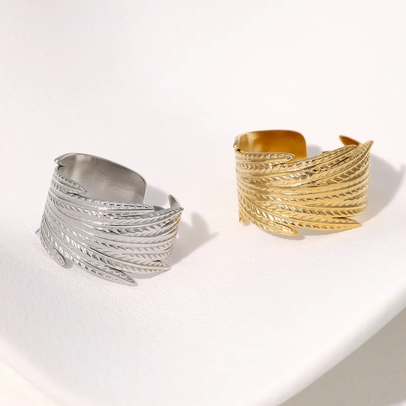 Personality Design Trendy Gold Color Stainless Steel Feather Wide Couple Rings for Women Men Charm Wedding Finger Jewelry Gift