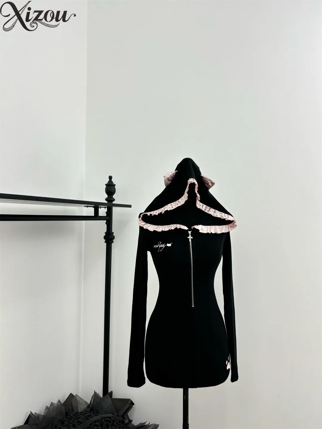 

Зимний женский комбинезон-куртка с капюшоном и кошачьими ушками, черный, из овечьей шерсти, в готическом винтажном стиле Y2K, милый, кавайный, с принтом черной кошки