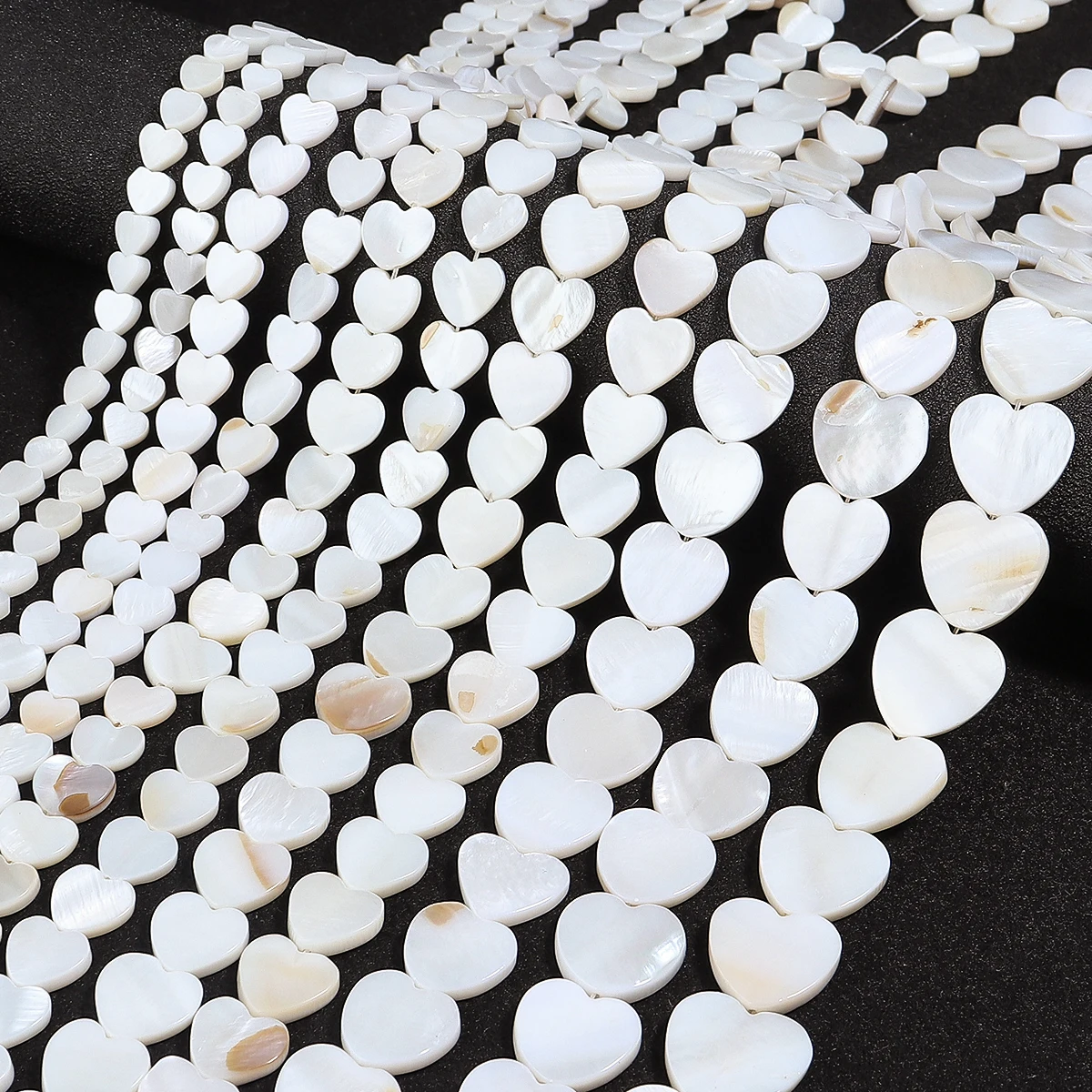 

1 Strand Natural Heart Shape Shell Beads Freshwater Flat Shells Bead Loose Spacer Beads for DIY Jewelry Making Bracelet Necklace