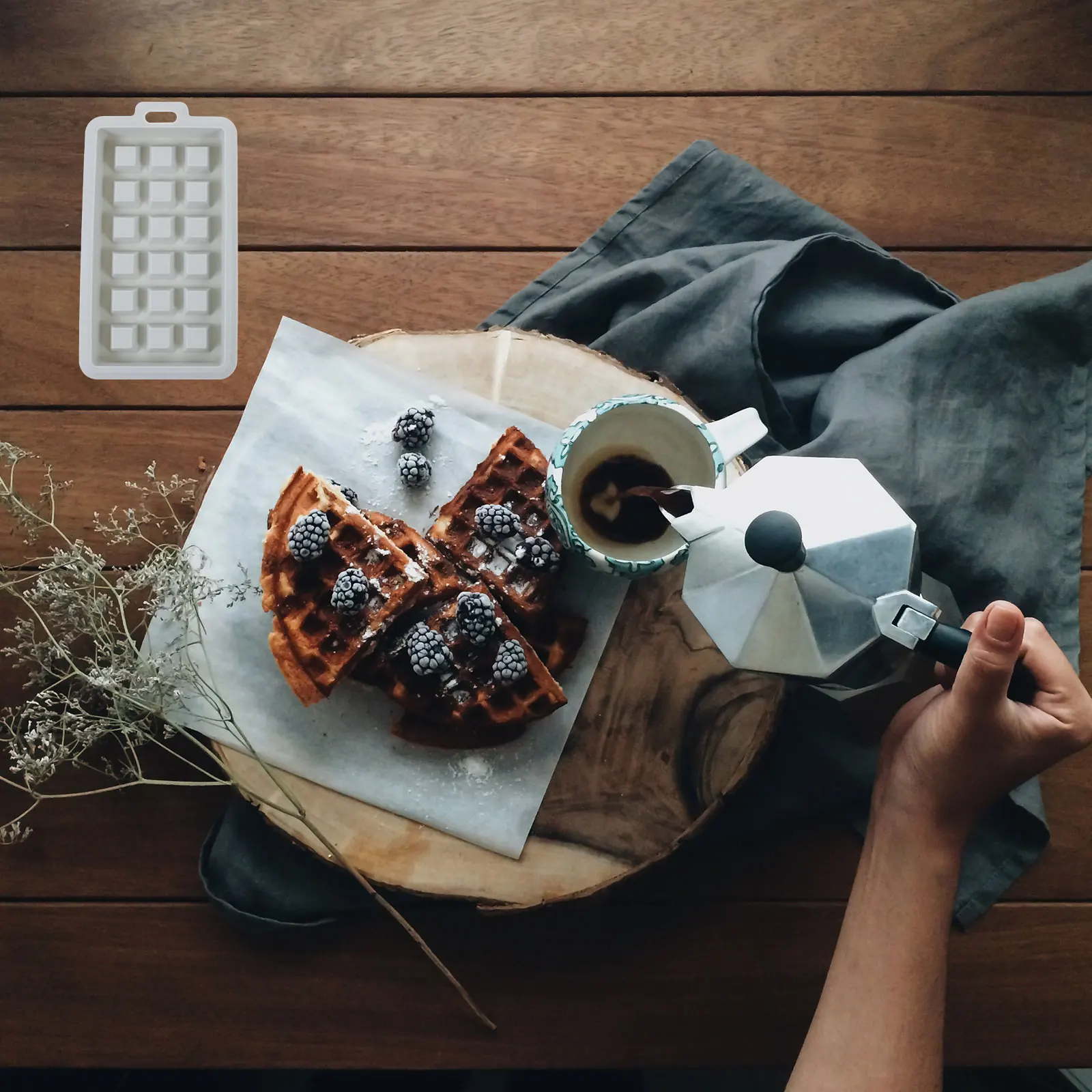 

2Pcs Rectangle Square Silicone Waffle Mold Heat Resistant Baking Tool for Cake Waffle Making At Home Or Professional Settings