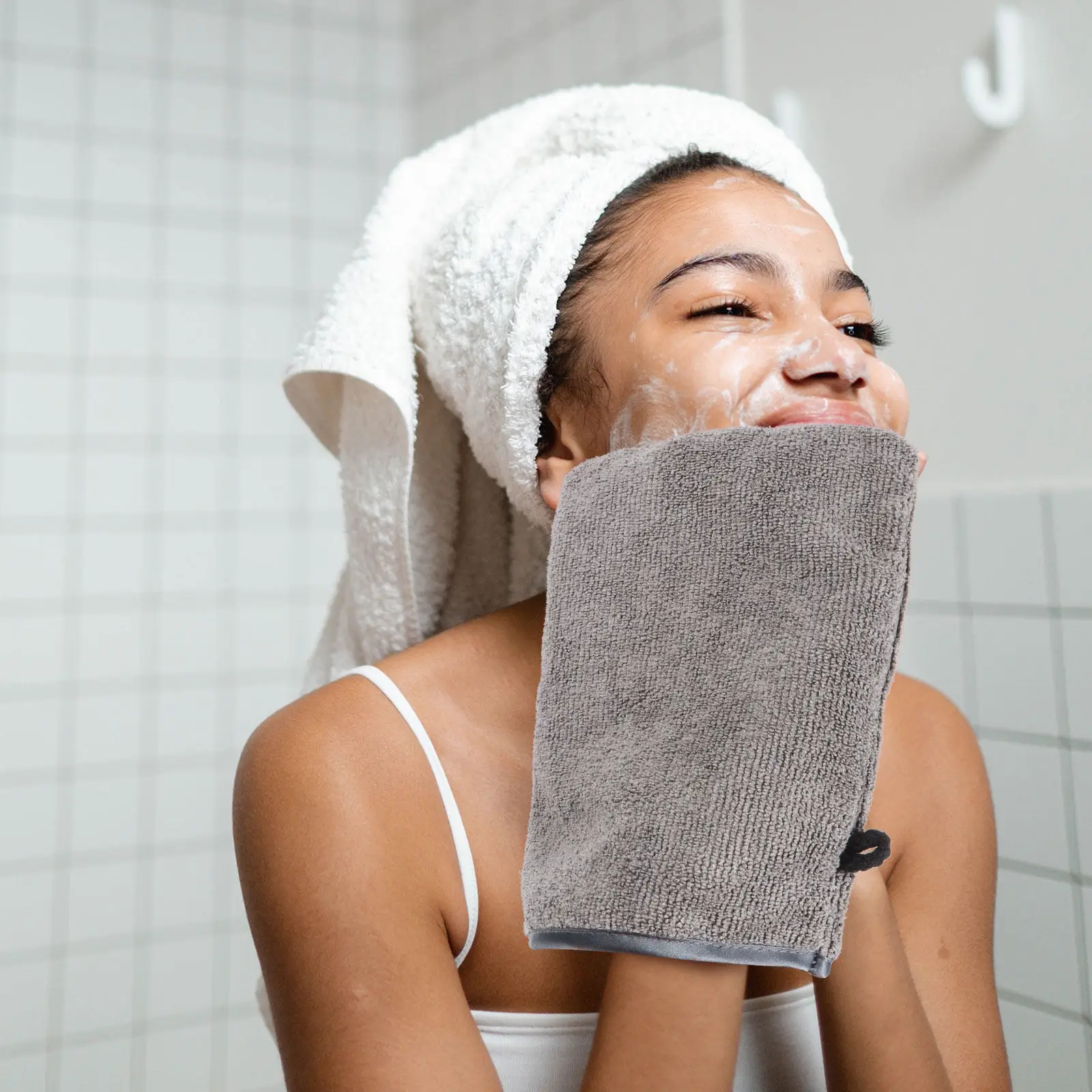 

Набор из 3 многоразовых перчаток из микрофибры для очищения лица: мягкие отшелушивающие мочалки для умывания, снятия макияжа, ежедневного ухода за кожей и путешествий