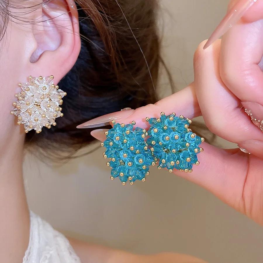 Elegant Black Beaded Cluster Stud Earrings Hand‑woven Round Ear Ornament Chic Daily Party Fashion Jewelry for Women