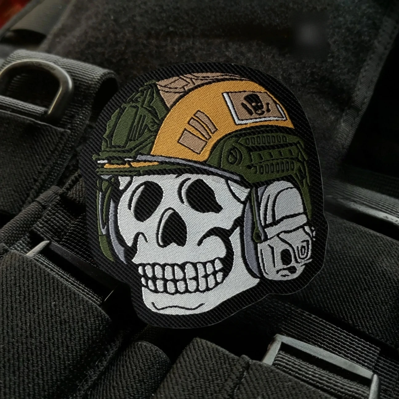 Parche táctico esqueleto operador – Velcro para ropa y mochila - imagen 5