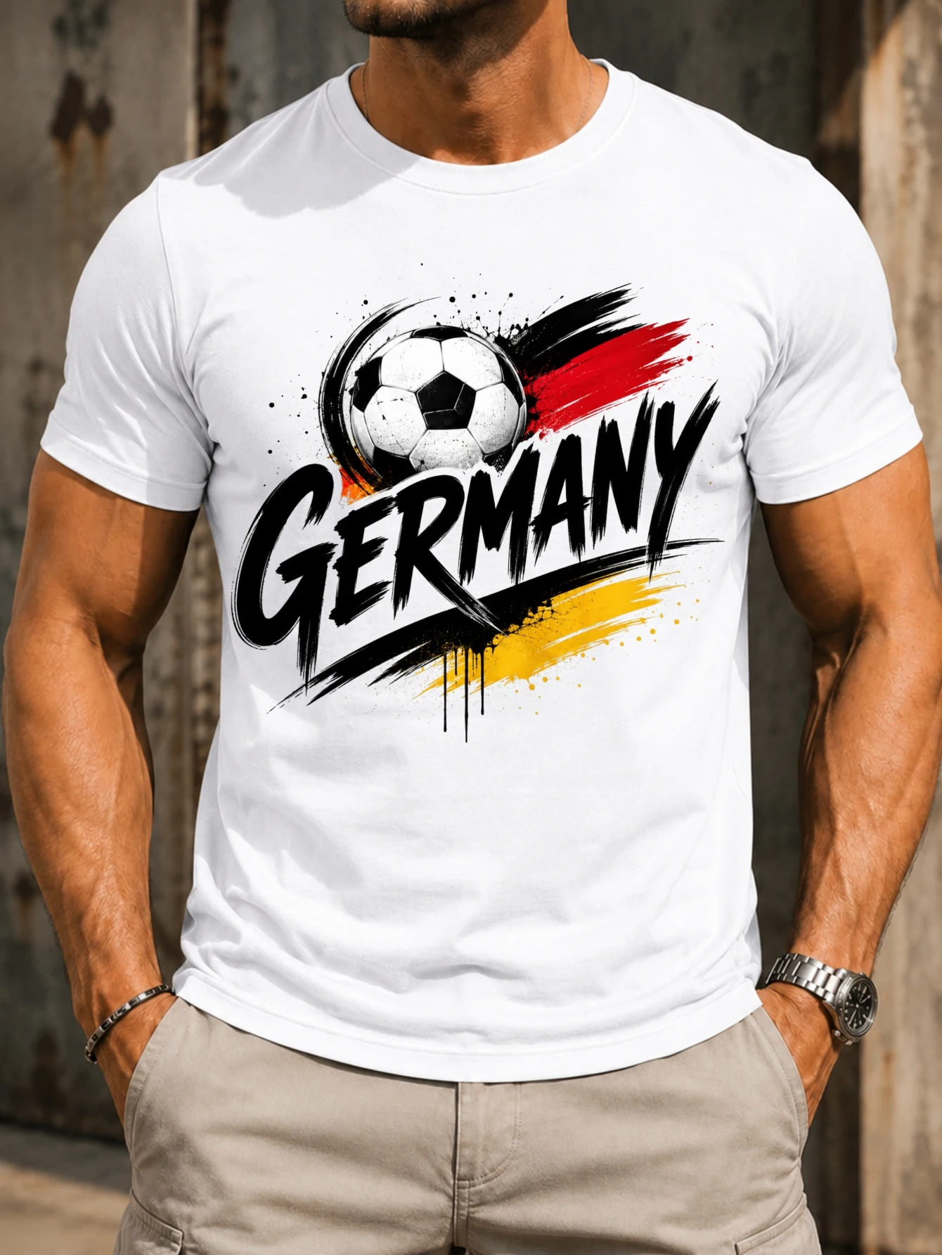 Camiseta Unisex con Diseño de Balón de Fútbol Alemán con Trazos Rojos y Amarillos y Texto de Orgullo Escrito a Mano