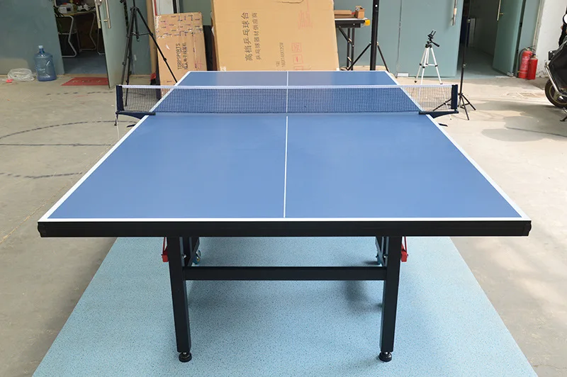 Indoor 25MM opvouwbare standaardformaat professionele opvouwbare tafeltennistafel met wielen