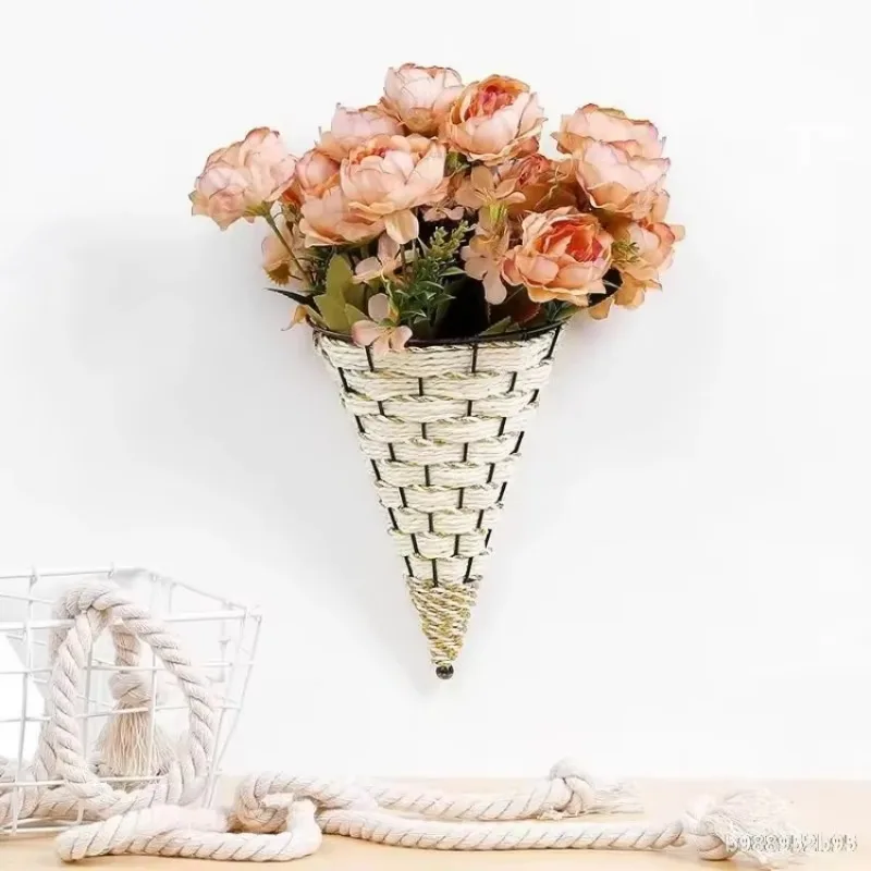 1Pcs Wall-mounted Wrought Iron Natural Wicker Flower Basket Vase Rattan Wall Hanging Pot Planter Rattan Vase Basket Decorative