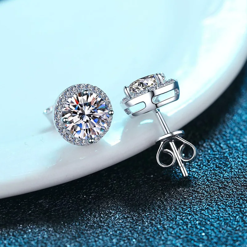 D color moissanite earrings classic women's four-claw round earrings one carat moissanite earrings platinum PT950 mark