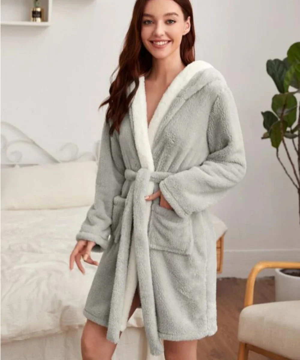 Women's Fall/Winter Hooded Bathrobe Fashion Simple and Comfortable Home Bathrobe Long Sleeve Color Contrast Thermal Bathrobe