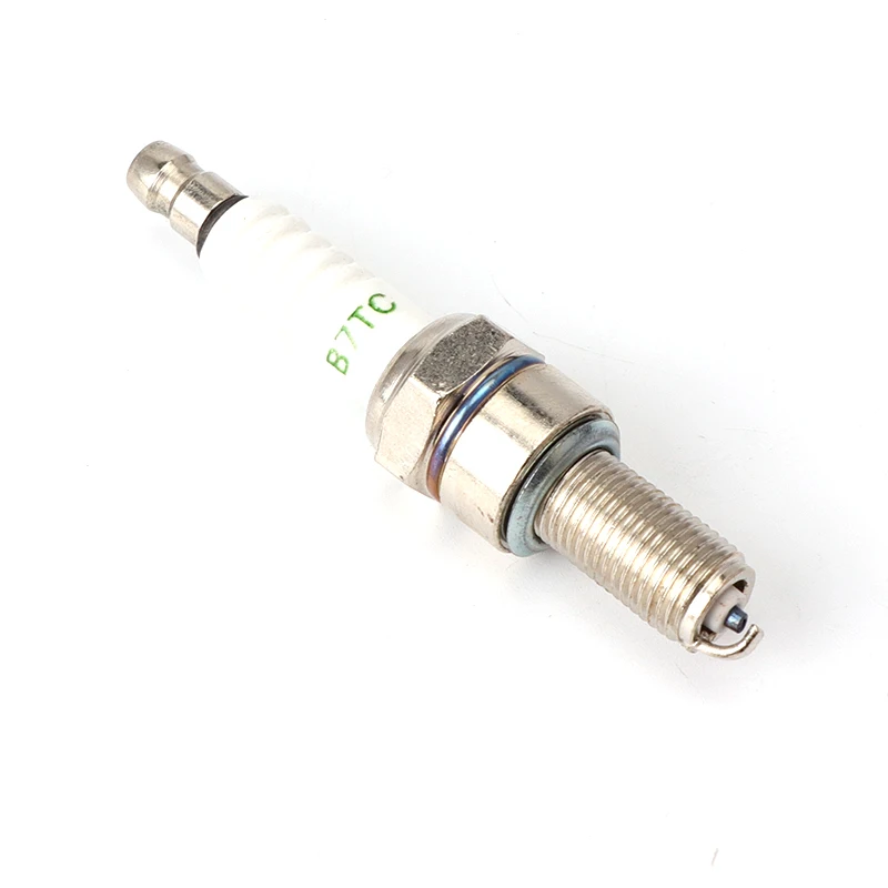 Motorcycle spark plug B7TC for CR7E CR7EIX CPR7EA-9 CPR8EA-9 CPR8EAIX-9 96067 CR8E CR8EIX IU24 IU22 UR4DC UR6DE PRG6HCC