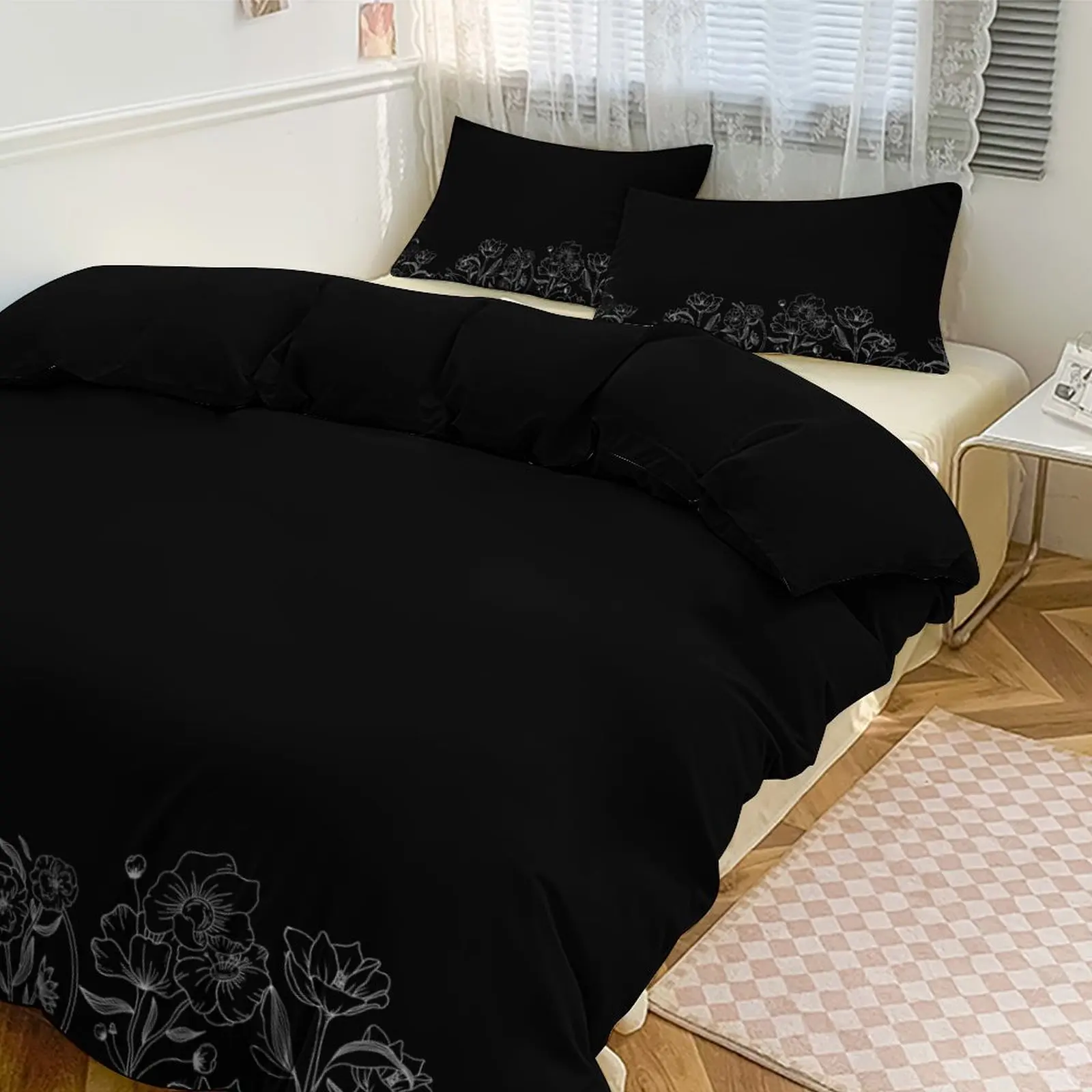 

Classic Black Minimalist Floral 3-Piece Set - 1 Duvet + 2 Pillowcases