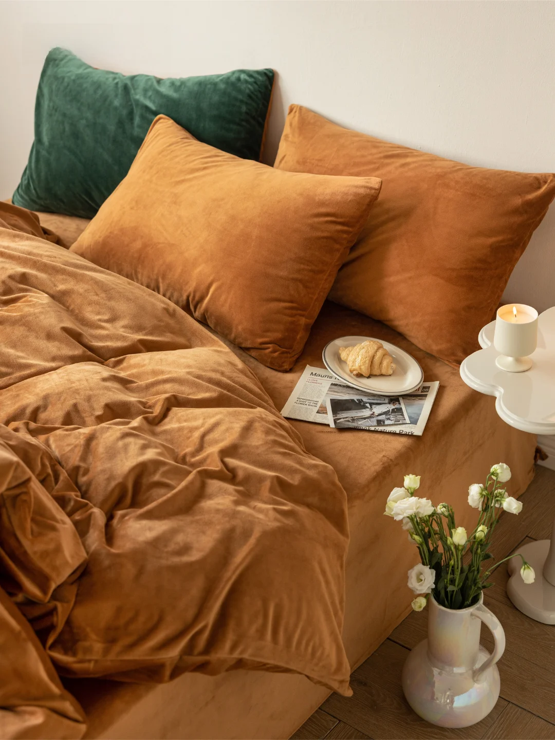 

Утепленный фланелевый велюровый комплект постельного белья из трех предметов: зимний теплый пододеяльник и простыня из молочного велюра, простой комплект для одеяла.