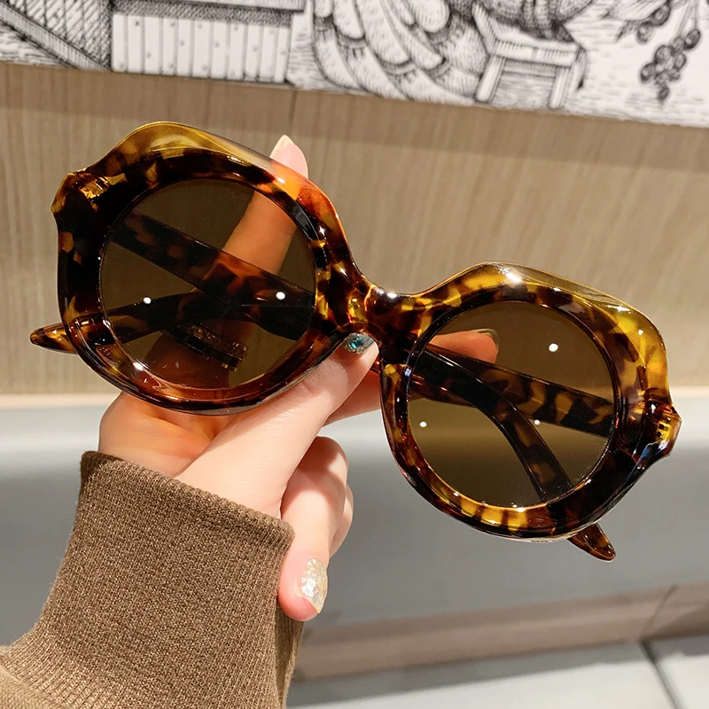 1 Stück Damen-Sonnenbrille, neuer trendiger runder Rahmen, stilvolles und einzigartiges Design, ansprechend für das Gesicht, modischer Street-Style, geeignet für