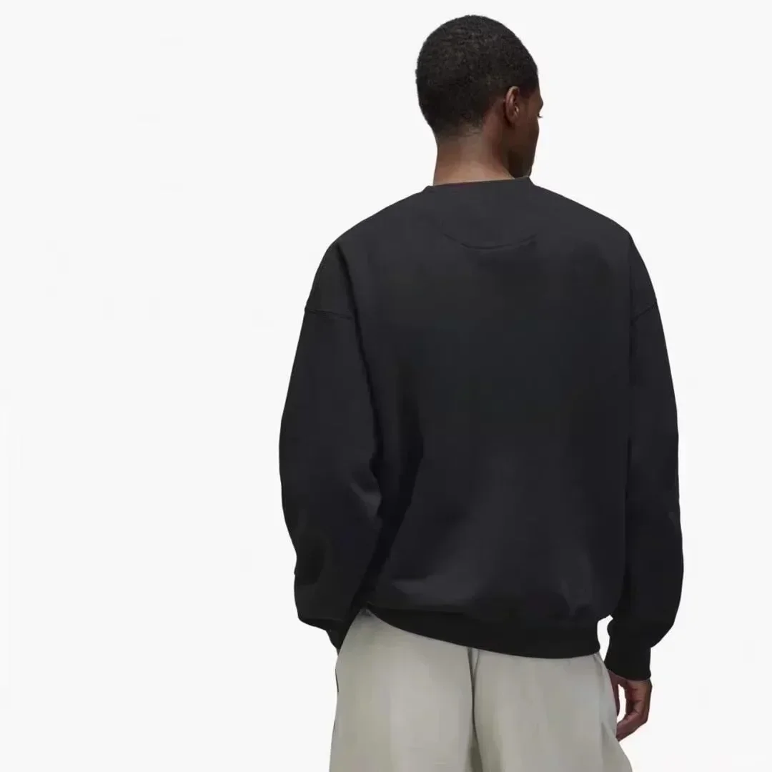 المدرسة القديمة الرجعية الأمريكية السيارات الظلام نمط الرجال والنساء الشارع ارتداء طويلة الأكمام طاقم الرقبة سترة الخريف والشتاء رداء علوي غير رسمي