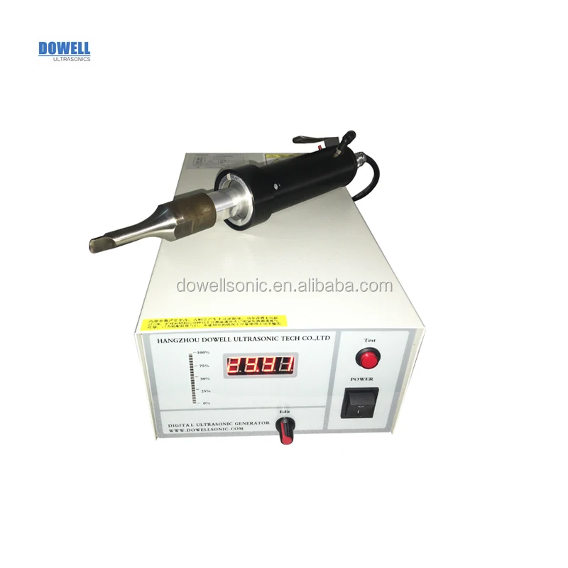 Roller fabric ultrasonic cutter for nonwoven fabric cutter