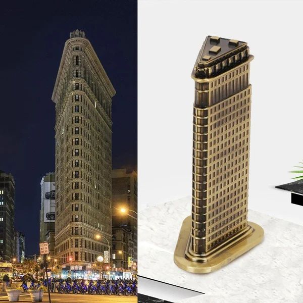 

Retro Zinc Alloy Crafts New York Flatiron Building Model for Travel Memorial Home Office Decoration Gifts Collection