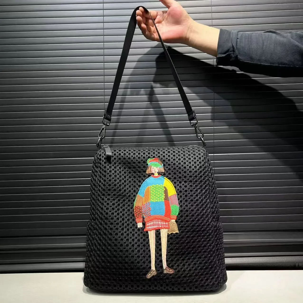 حقيبة ظهر نسائية عصرية بكتف مزدوج شبكي ذات سعة كبيرة وحقيبة يد كاجوال بكتف واحد