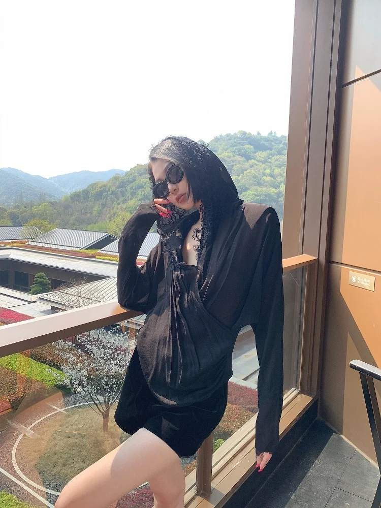 

Новая весенне-летняя модель Dongni: тонкое женское платье свободного кроя из полиэфирного волокна с капюшоном, с обильной вышивкой и кружевными вставками