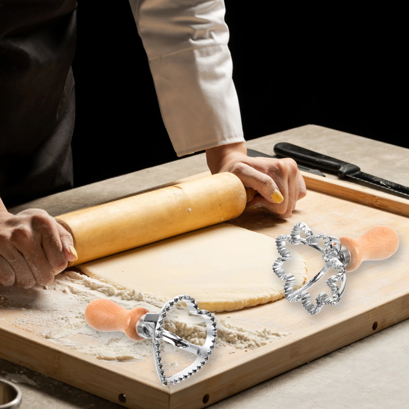 

2Pcs Embossed Biscuit Mold Metal Baking Cookie Molds Wooden Handle Kitchen Home Snowflake Heart Shaped Design Biscuit Mold