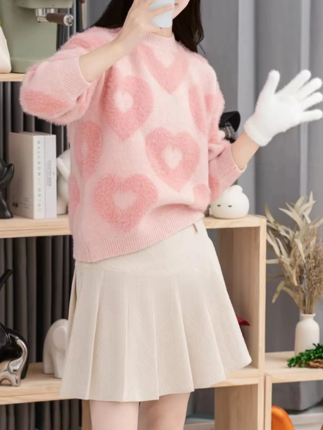 

Women's Heart Pattern Plush Round Neck Pullover, Sweet and Cute Autumn and Winter Warm Top, Suitable for Daily Casual Wear