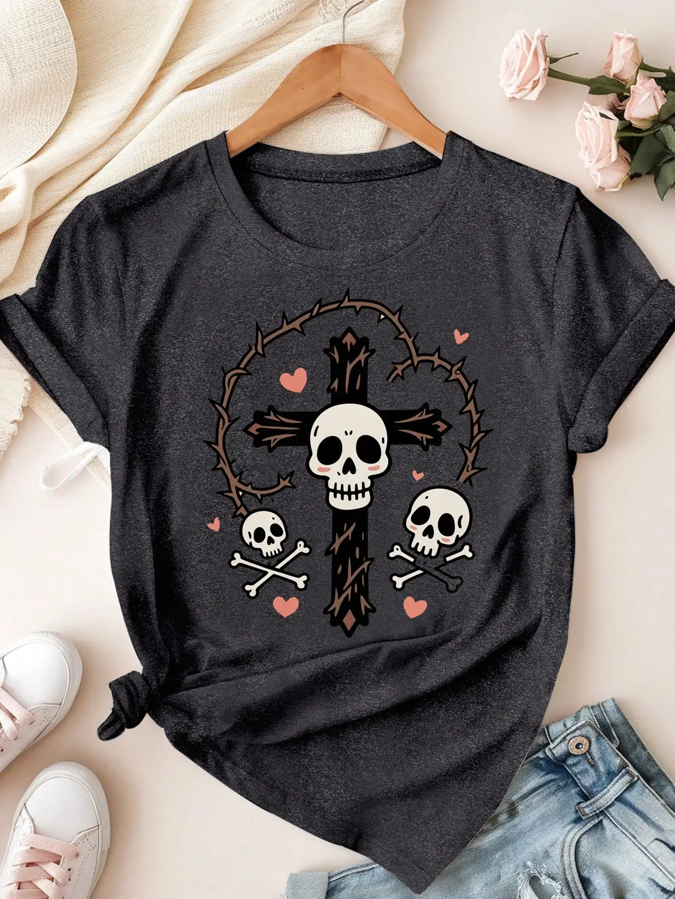 Tops de talla grande para mujer, ropa con cuello redondo, trajes de verano con estampado de elemento de calavera, camiseta de manga corta gris oscuro