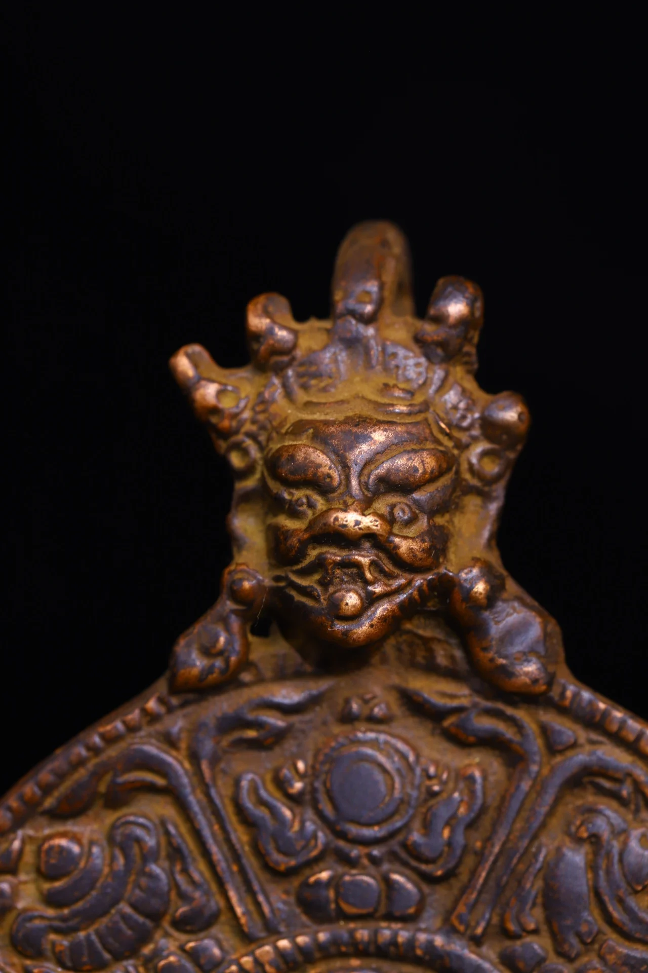 4 "tibetische Tempel Sammlung alte Bronze Zinnober Amulett Mahakala Buddha Kopf vier dimensionale Bestien Amulett Anhänger Stadthaus