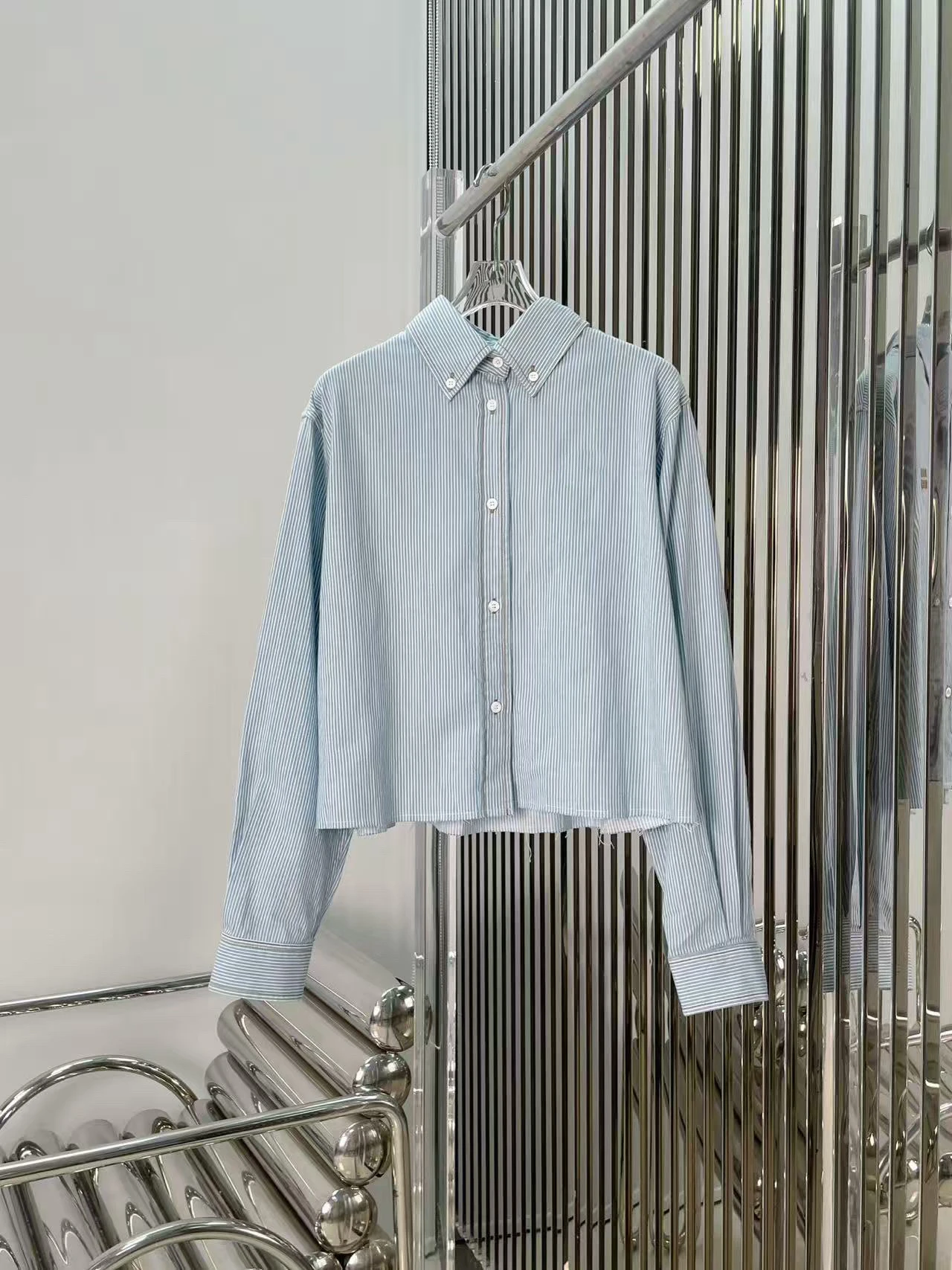 

2025 latest unisex casual washed and distressed striped shirt - stylish and trendy, slimming effect