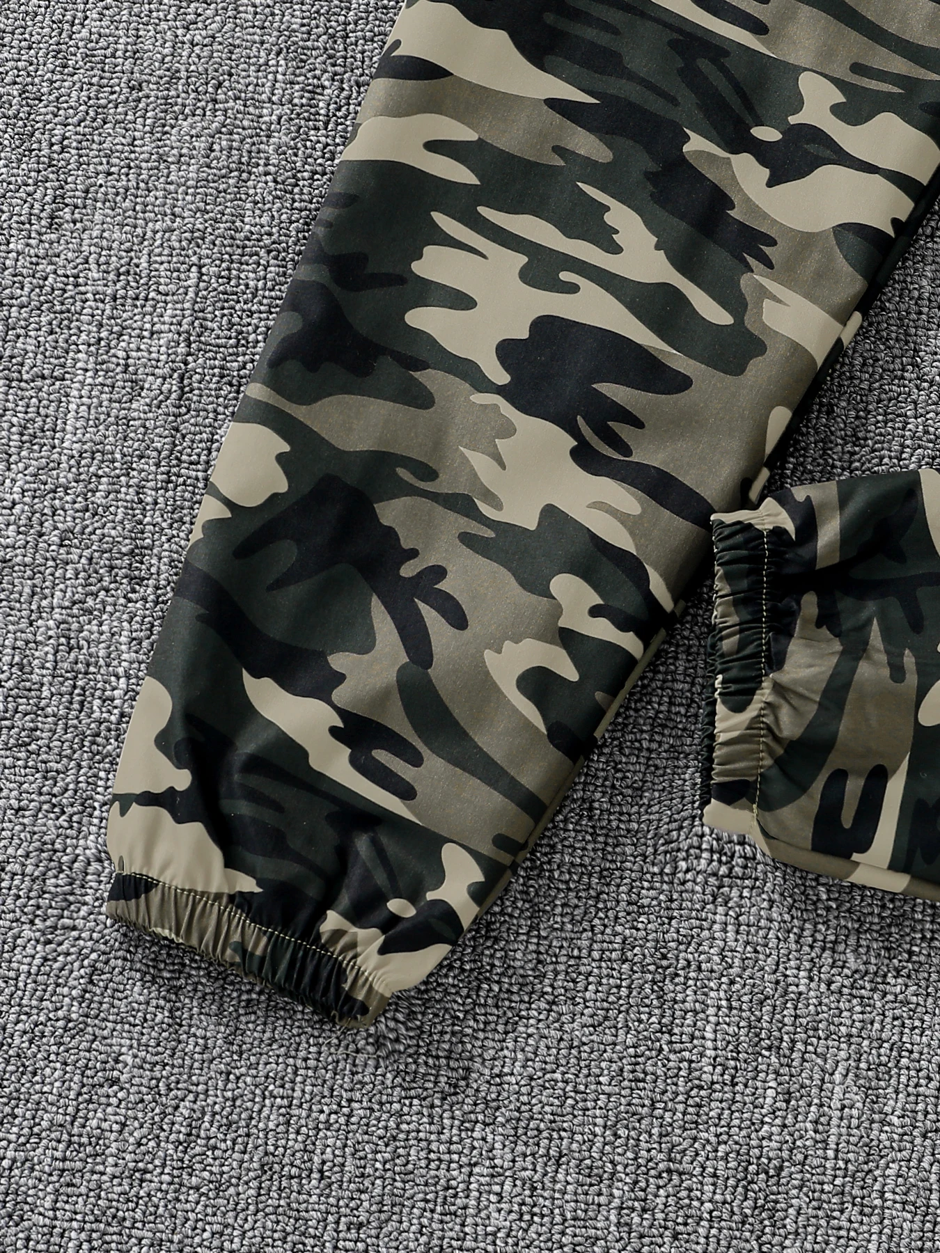 Spring and Autumn Girls\' Fashion 3-Piece Set Black Hooded Long Sleeve Short Style+Military Green Tank Top+Camouflage Pants