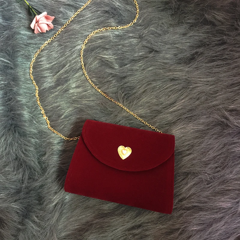 Retro Red Velvet Pearl Bag 2023 New Women\'s Fashion Love Magnetic Buckle Chain Crossbody Bag Elegant Noble Ladies Banquet Bags